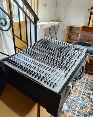 Mixer Behringer Eurorack MX 3242x 