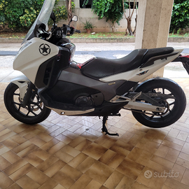 Honda integra 750 2015