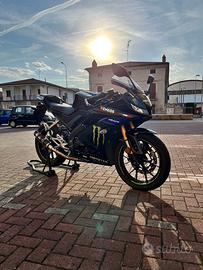 Yamaha yzf-r 125 monster edition