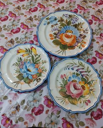 set di tre piatti