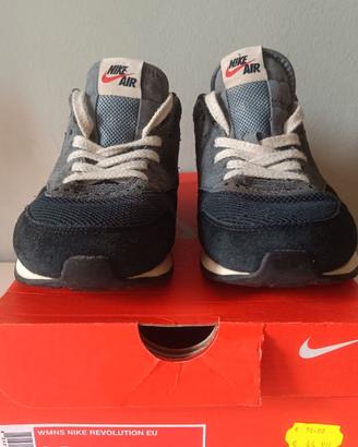 Nike  Revolution EU,