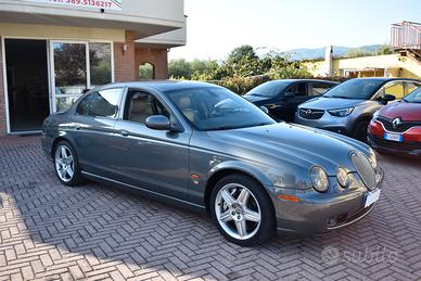 Jaguar S-Type 4.2 V8 R Super Charged ( GPL )