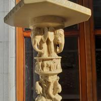 Colonna per interni e esterni a tema ETNICO
Molto 