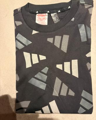 T-shirt Adidas taglia 14 anni