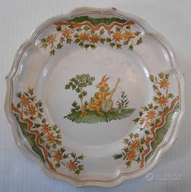Piatto antico ‘700 in maiolica di Moustiers