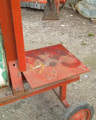 Spaccalegna con motore a scoppio