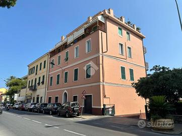 2 LOCALI A BORDIGHERA