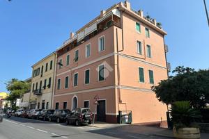 2 LOCALI A BORDIGHERA