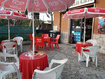 Bar storico con spazio esterno