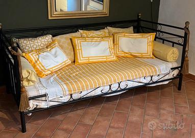Divano letto in ferro battuto con materassi