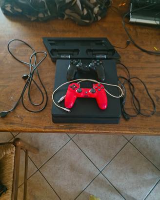 PlayStation 4 slim con tut gli accessori