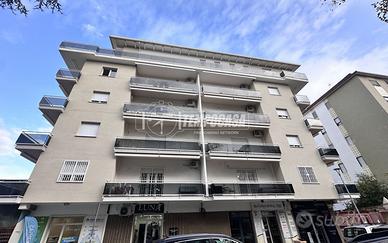 Trilocale zona centrale con box