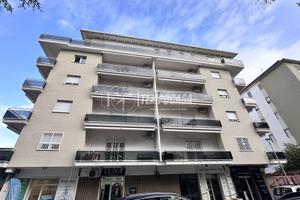 Trilocale zona centrale con box