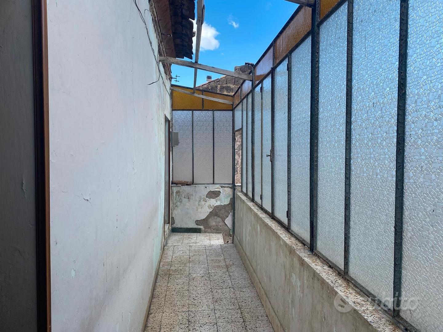 House in Casapulla, Caserta - More
