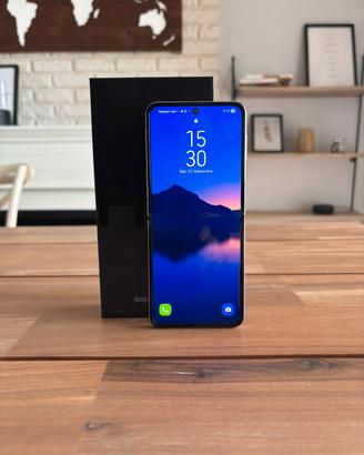 Samsung Galaxy Z Flip 4 – Perfetto  + accessori