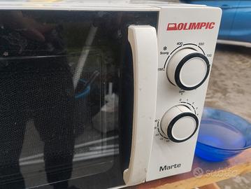 Forno microonde combinato con grill