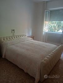 Letto matrimoniale in pelle