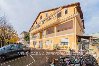 Appartamento di 130 m² con 3 locali e posto auto a