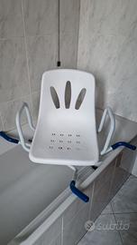 Sedia girevole per vasca da bagno per anziani