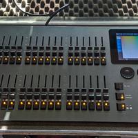 Mixer luci Zero88 FLX S48 con flightcase