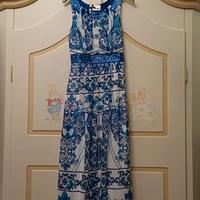 vestito con motivi floreali