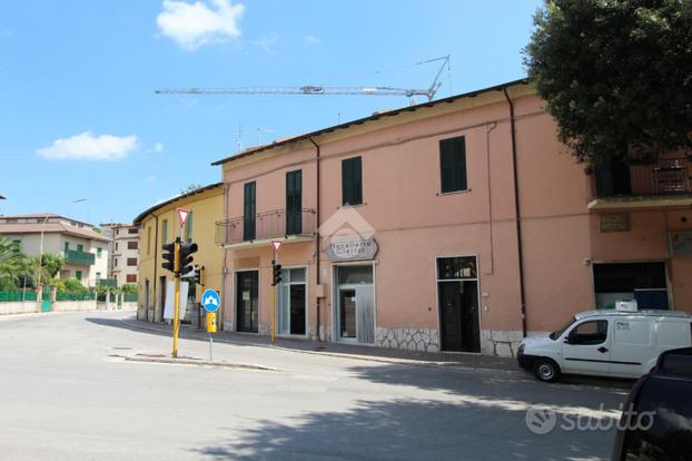 4 LOCALI A ASCOLI PICENO