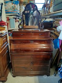 Cassettiera legno di noce con petineuse e specchio