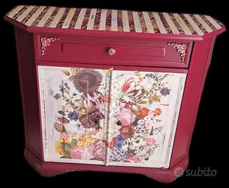 Mobiletto vintage decorato a mano – stile shabby c