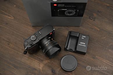 Leica Q3 con scatola e accessori