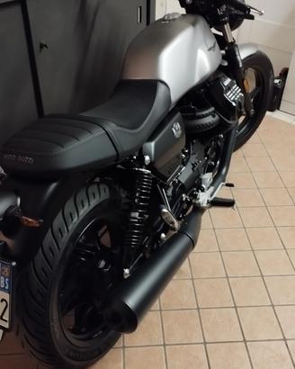 Moto Guzzi V7 
