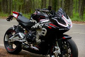 Aprilia tuono 660 factory