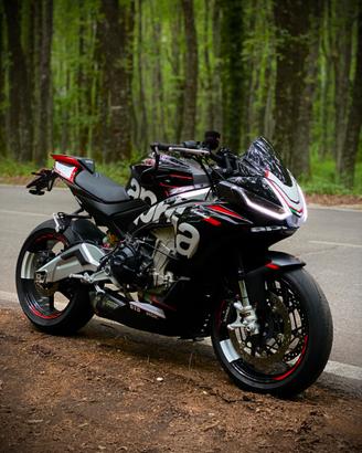 Aprilia tuono 660 factory