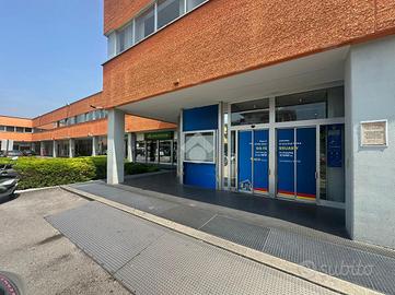 NEGOZIO A RIVA DEL GARDA