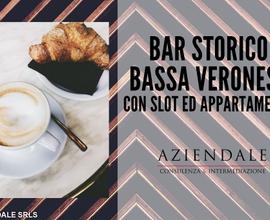 Storico bar con slot e appartamento