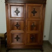 Armadio classico in legno massello – 2 ante