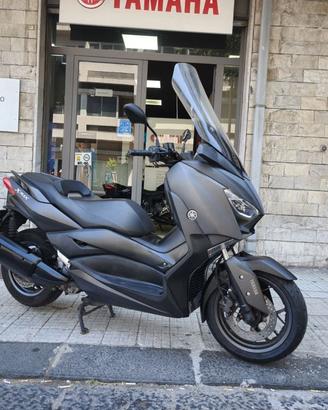 Yamaha X-Max 300
