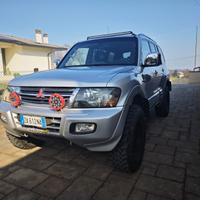 Mitsubishi Pajero v60