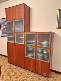 credenza in ciliegio e vetro