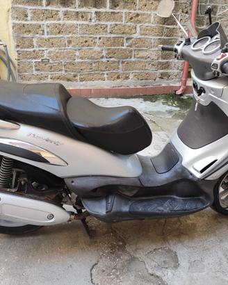 Beverly 200