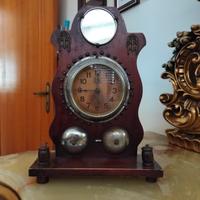 Antico orologio-sveglia