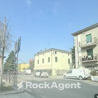 BASILICANOVA (PR)- NEGOZIO / UFFICIO CENTRO PAESE