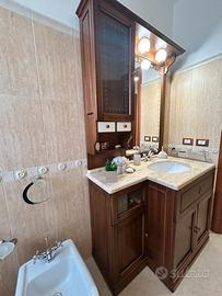 Mobile bagno legno vero e top in marmo