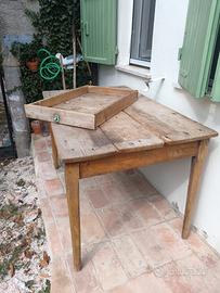 Tavolo di campagna