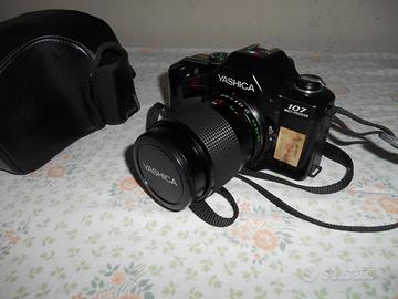Macchina fotografica Yashica 107
