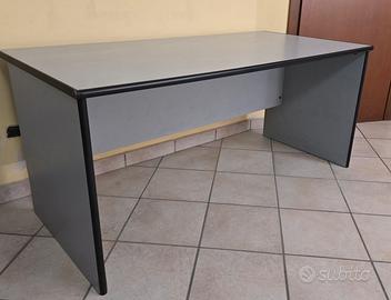 Scrivania da ufficio 