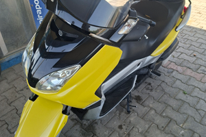Yamaha x-Max 250