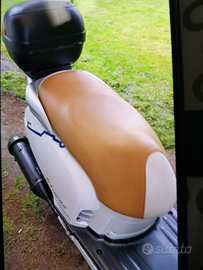 Moto scuter kinko 200