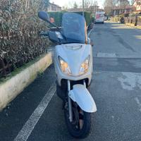 Scooter X-Max 250