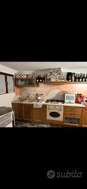 Cucina legno e marmo