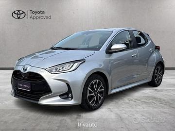 Toyota Yaris Hybrid Trend MY22